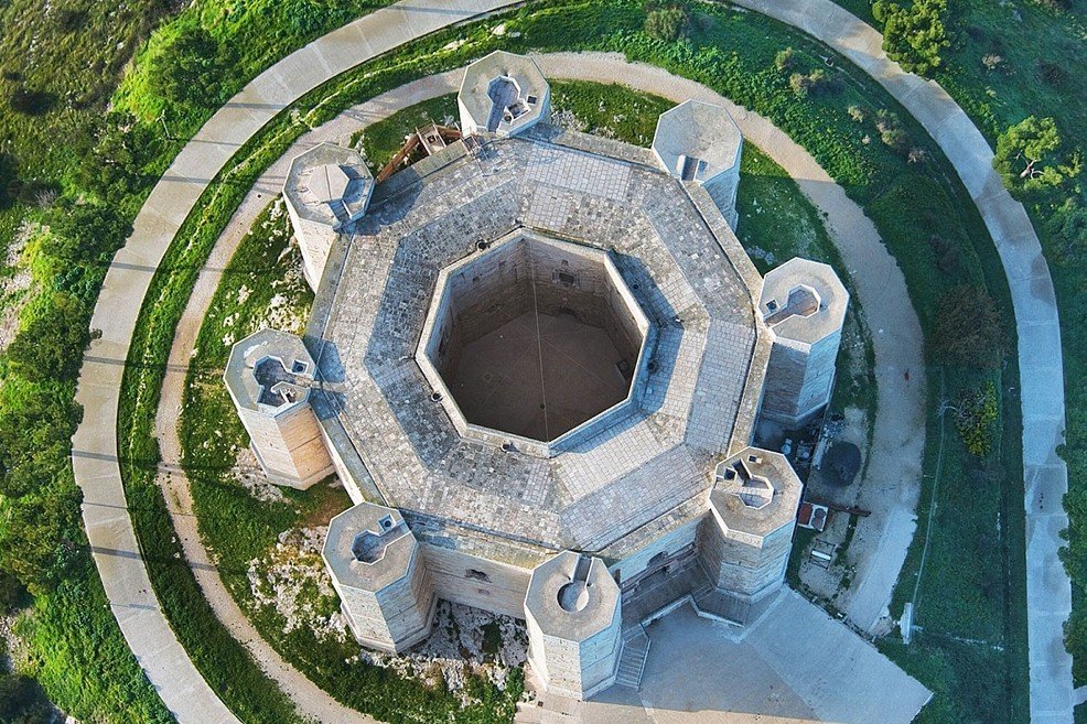 QAeditoria_637937265711384433_CasteldelMonteripresaaerea-PHKingleodaCS