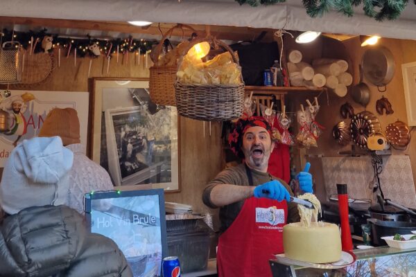 Cesare Vangeli, dalla danza allo street food, Holiday Market 2022, Columbus Circus, New York nascondi