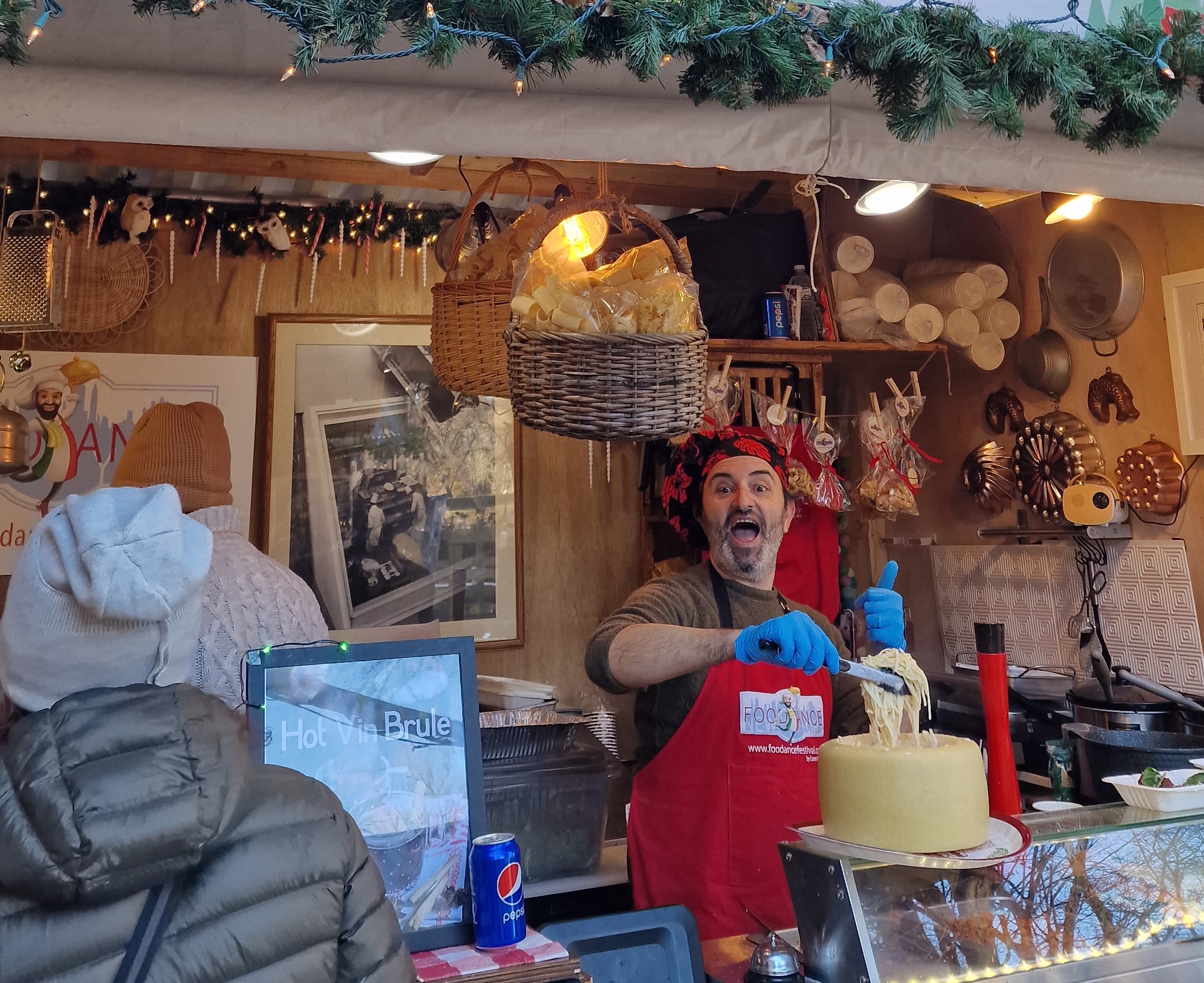 Cesare Vangeli, dalla danza allo street food, Holiday Market 2022, Columbus Circus, New York nascondi