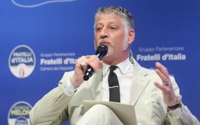 Alessandro Giuli attacca la cultura di sinistra: “Sono rimasti i comici”