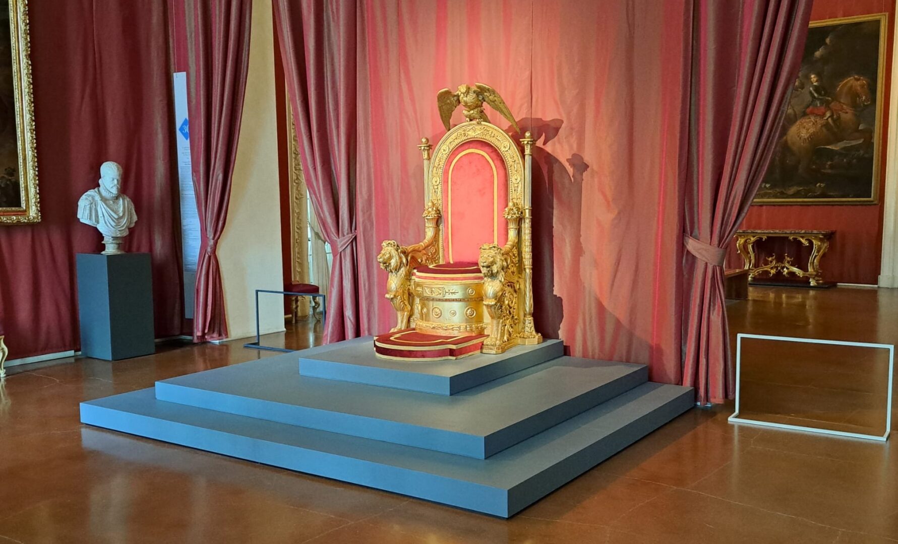 Il trono del Palazzo Reale di Napoli, catalogato fino ad oggi come borbonico, è stato, in realtà, commissionato dai Savoia e liquidato nel 1874.