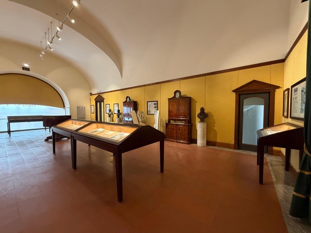 Riapertura Numismatica MANN Napoli Riapre al MANN la sezione della numismatica: oltre seimila monete, centotrenta gioielli e quattro rarissimi tessuti aurei.