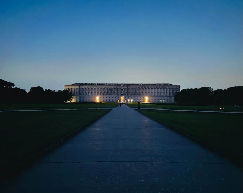 Alba alla Reggia di Caserta: il 1° e il 29 agosto il Parco reale apre le sue porte alle 4.30 del mattino